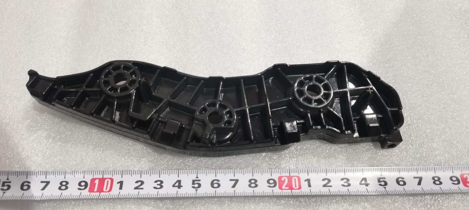 Front bumper right bracket ·
